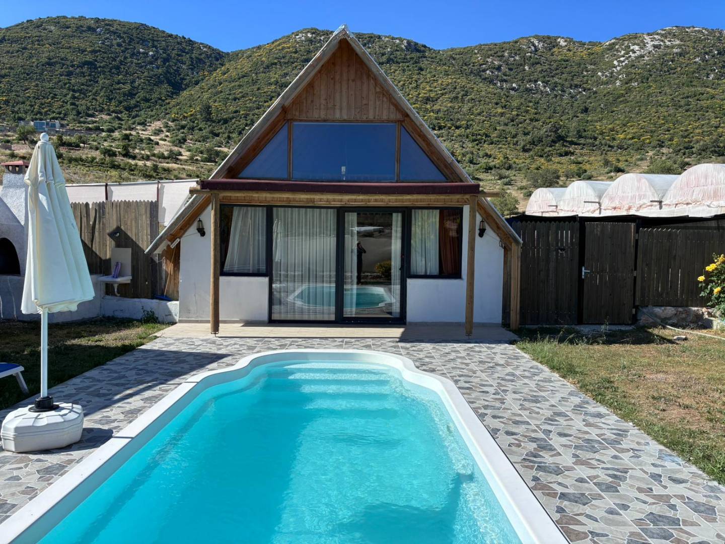 Kalkan Sarıbelen'de Doğa İçerisinde, Özel Havuzlu, Jakuzili Bungalov