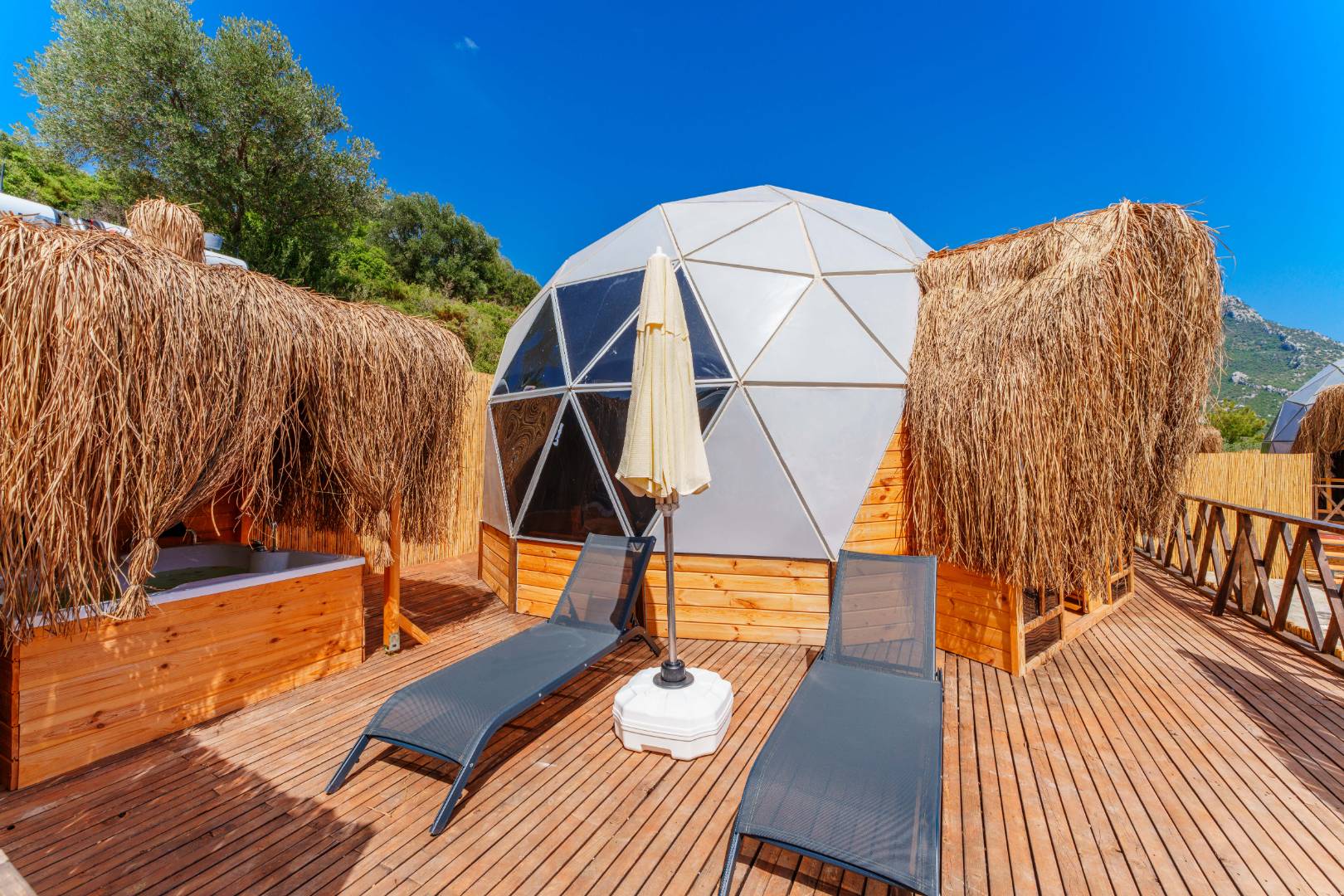 Kalkan Üzümlü'de Tesis İçerisinde, Özel Havuzlu, Modern Glamping