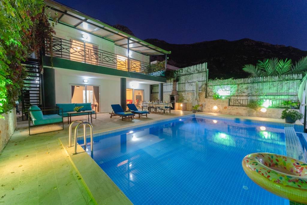 Kalkan'da Deniz Manzaralı, Özel Havuzlu, 12 Kişilik, Modern, Kiralık Villa