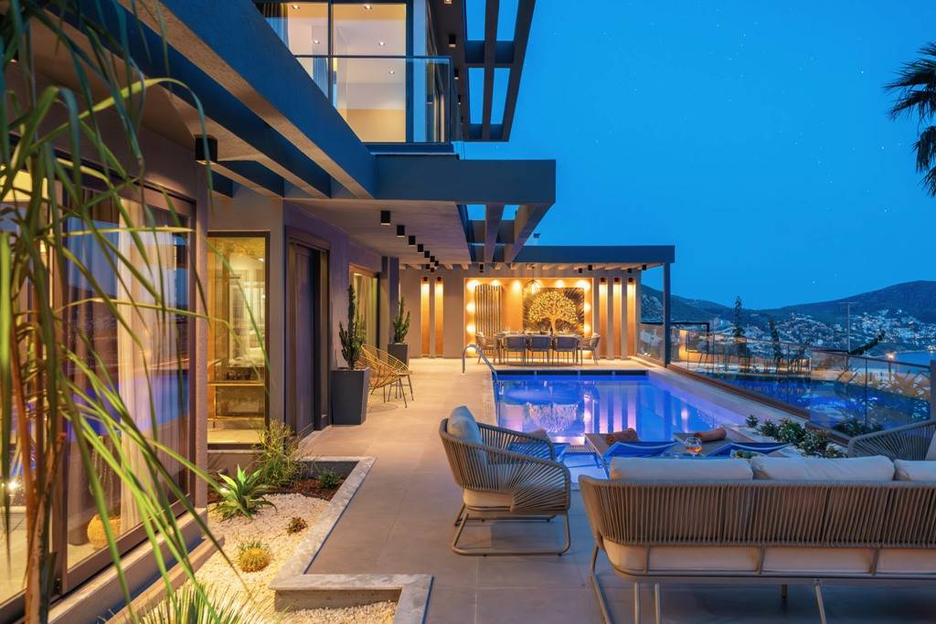 Kalkan'da Deniz Manzaralı, Özel Havuzlu, Jakuzili, Modern Tasarımlı Villa