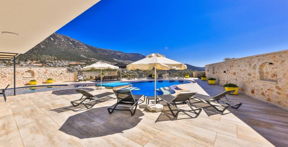 Kalkan'da Kalabalık Ailelere Uygun, Özel Havuzlu, Modern Villa