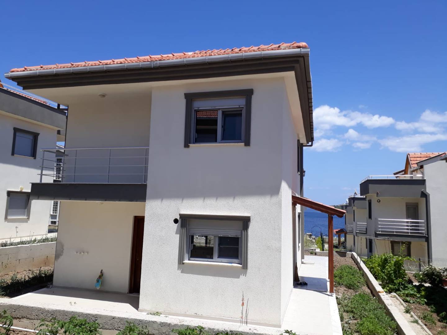 İzmir Karaburun'da Kalabalık Aileler İçin Uygun, Denize Yakın Konumda, Dubleks Villa