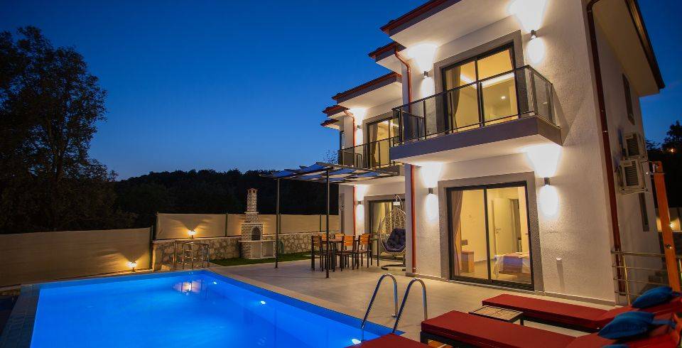 Kaş Ağullu'da Doğa İle İç İçe, Özel Havuzlu, 3+1 Kiralık Villa