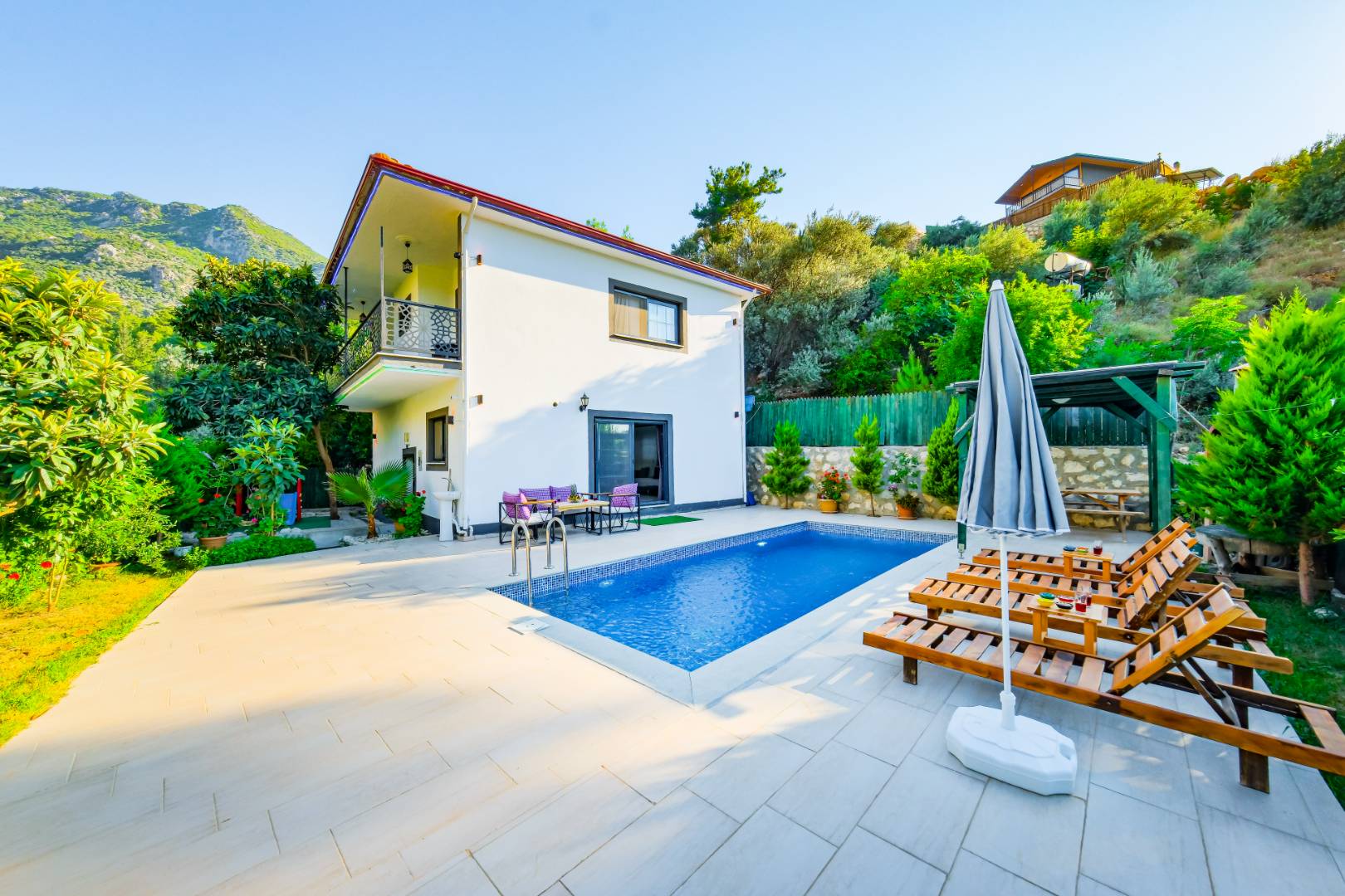 Kaş Aklar'da Doğa Manzaralı, Özel Havuzlu, Konforlu Villa