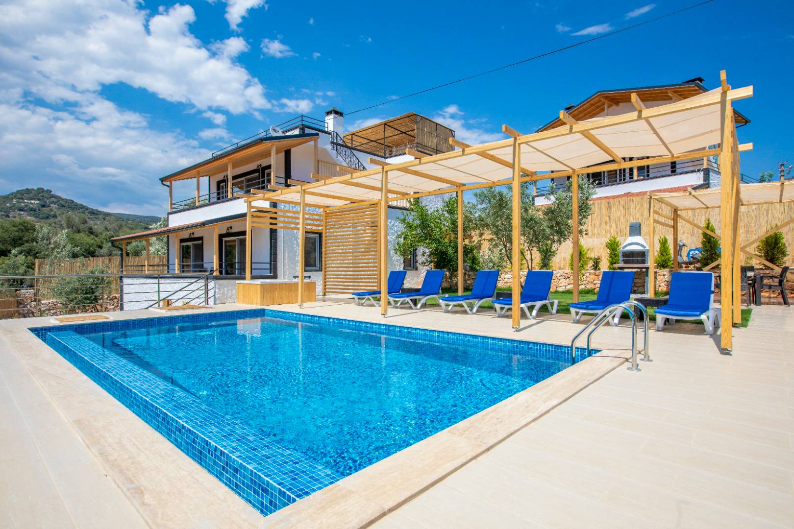 Kaş Bayındır'da Geniş Alan İçerisinde, Özel Havuzlu, Jakuzili, Kiralık Villa 