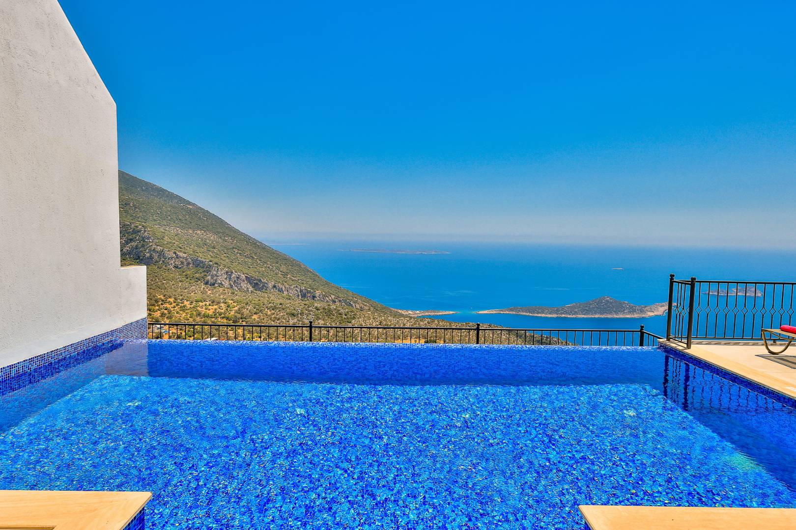 Kaş Bezirgan'da Eşsiz Deniz Manzaralı, Özel Havuzlu, Lüks Villa