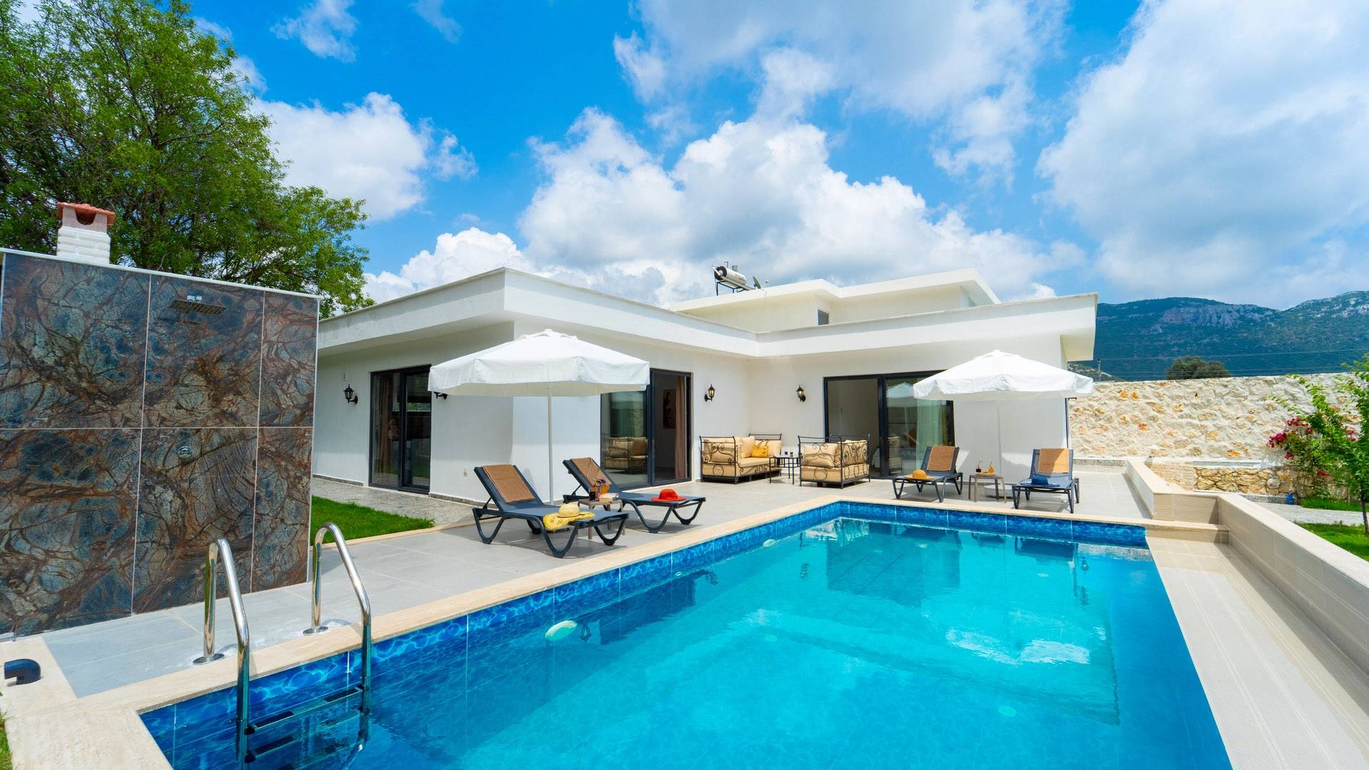 Kaş Bezirgan'da Sakin Konumda, Özel Havuzlu, 4 Kişilik Villa