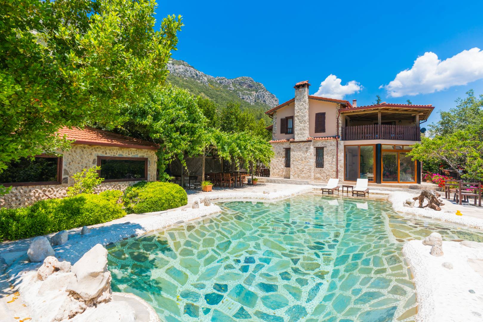 Kaş Bezirgan'da Saunalı, Özel Havuzlu, Tuz ve Buhar Odalı, Bahçeli Villa
