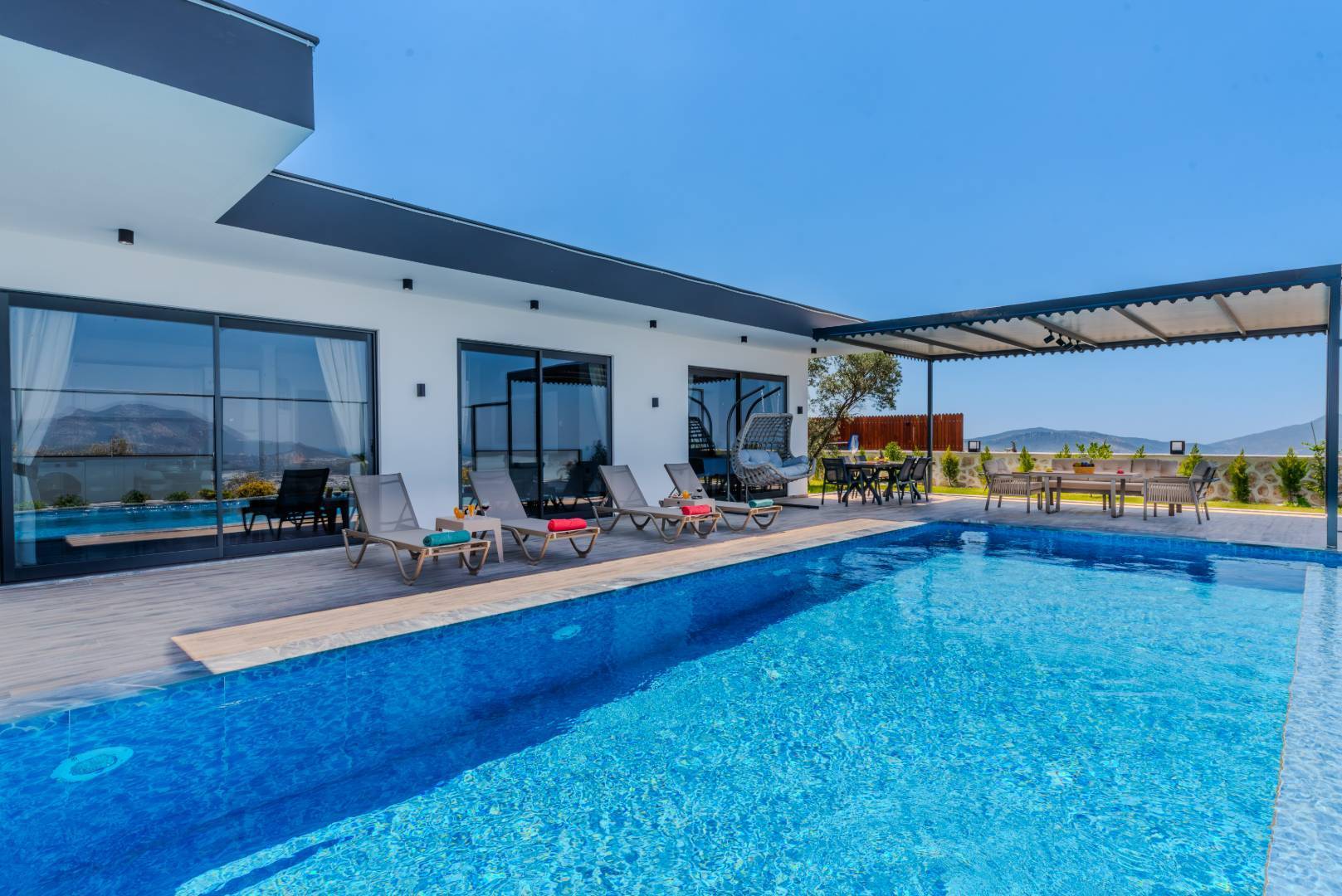 Kaş Çavdır'da Muhteşem Doğa Manzaralı, Özel Havuzlu, Jakuzili, 3+1 Villa