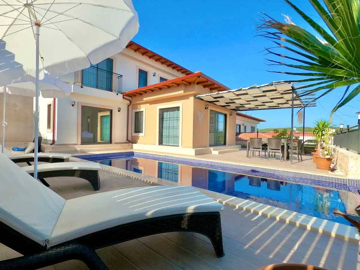 Kaş Çukurbağ'da Kalabalık Ailelere Uygun, Özel Havuzlu, Jakuzili Villa