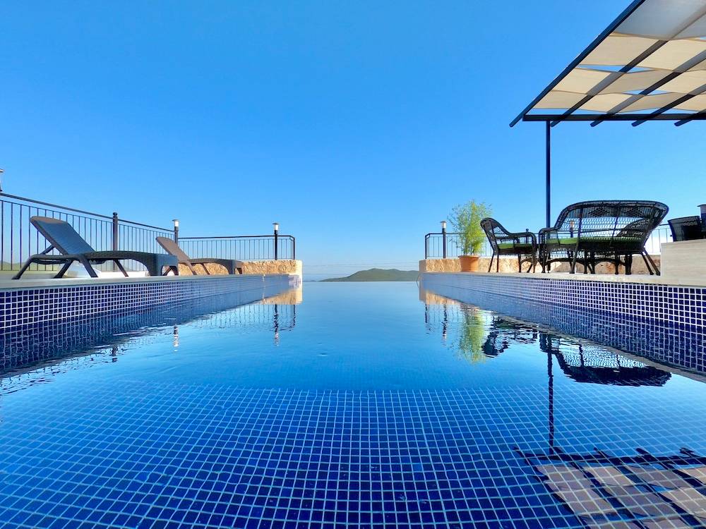 Kaş Çukurbağ'da Muhteşem Dağ Manzaralı, Özel Havuzlu, Kiralık Villa