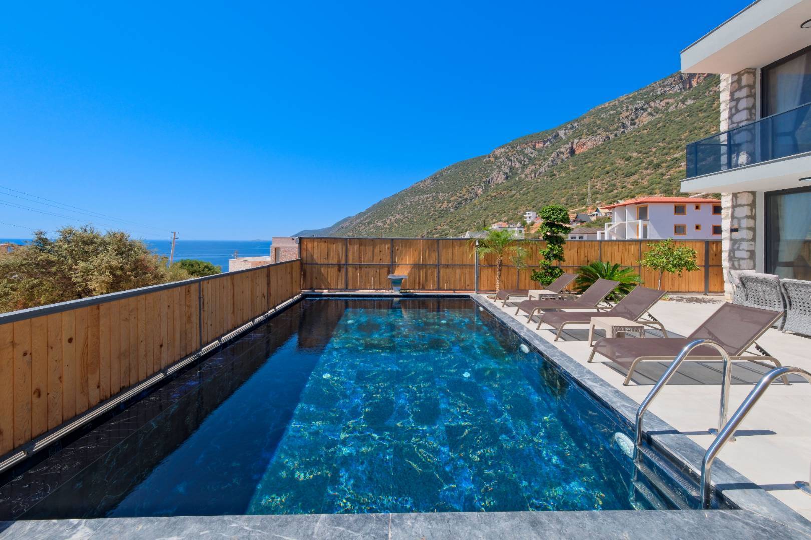 Kaş Gökseki'de Görkemli Deniz Manzaralı, Özel Havuzlu, Modern Villa