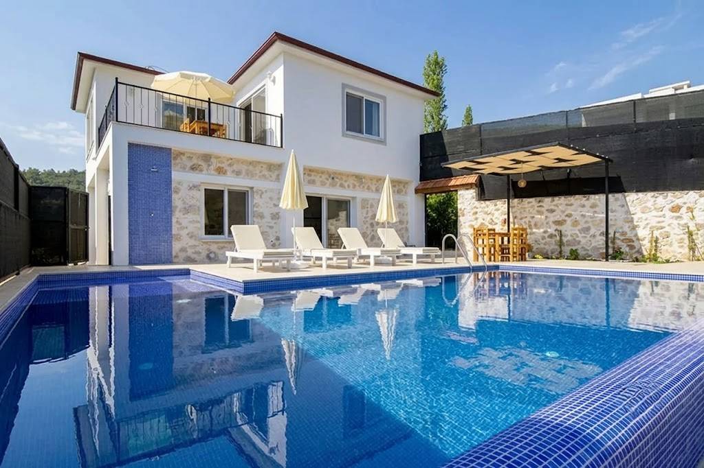 Kaş İslamlar'da Deniz Manzaralı, Özel Havuzlu, 4 Kişilik Villa