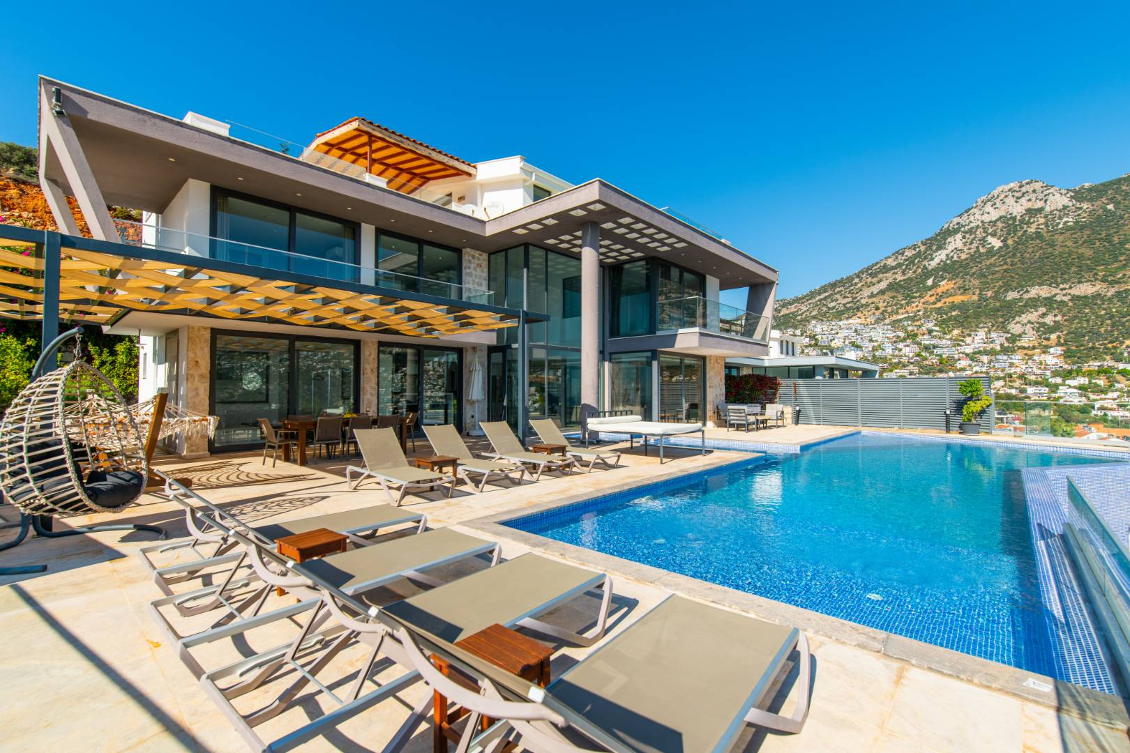 Kaş Kalkan'da Benzersiz Deniz Manzaralı, Özel Havuzlu, 5+1 Lüks Villa
