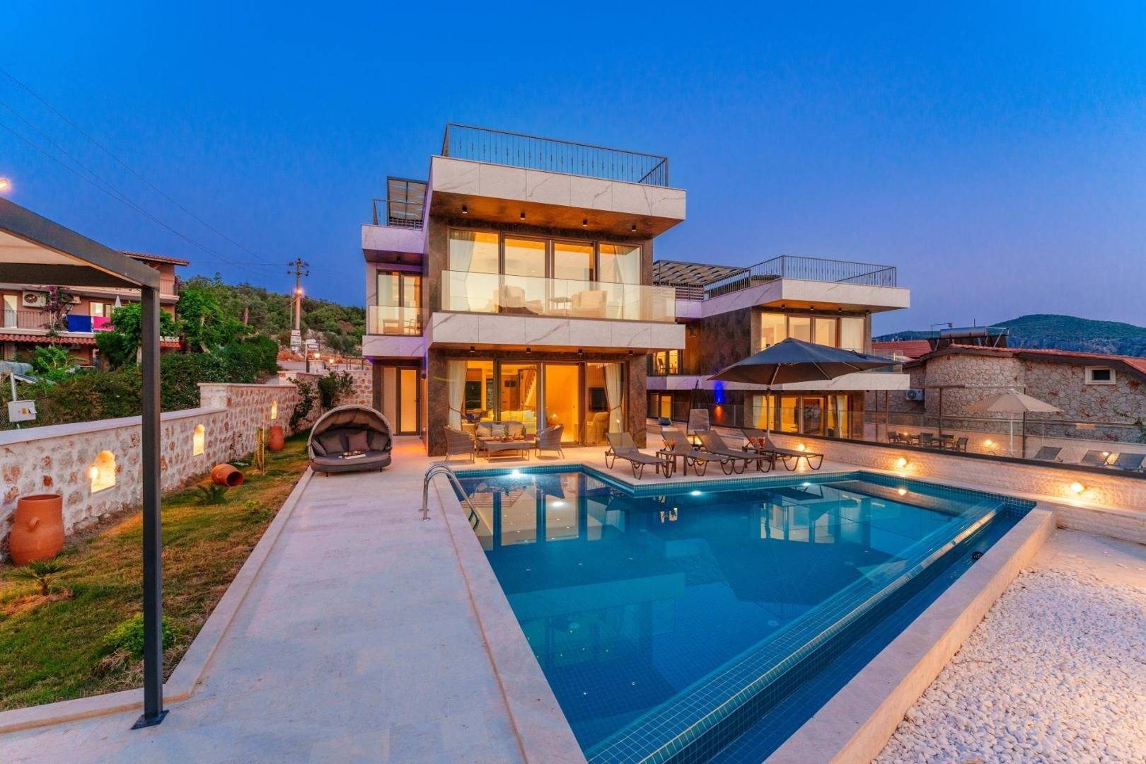 Kaş Kalkan'da Benzersiz Deniz Manzaralı, Özel Havuzlu, İkiz Villa