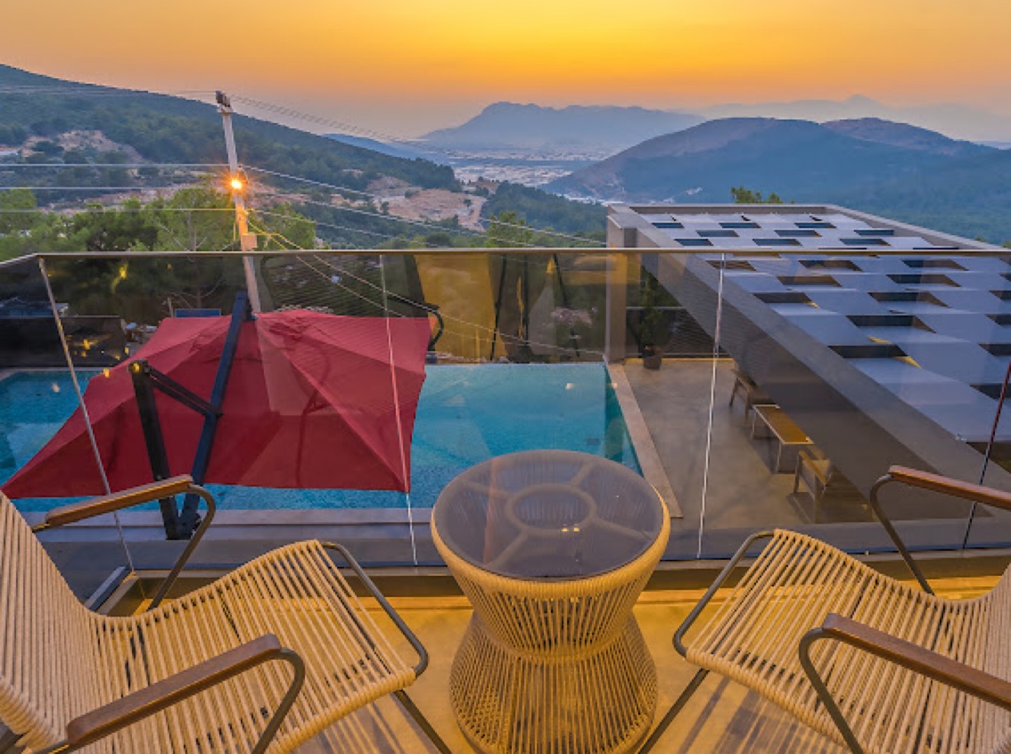 Kaş Kalkan'da Deniz Manzaralı, Merkezi Konumda, Özel Havuzlu, Jakuzili, Kiralık Villa