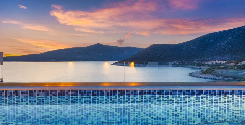 Kaş Kalkan'da Enfes Deniz Manzaralı, Özel Havuzlu, Modern Villa