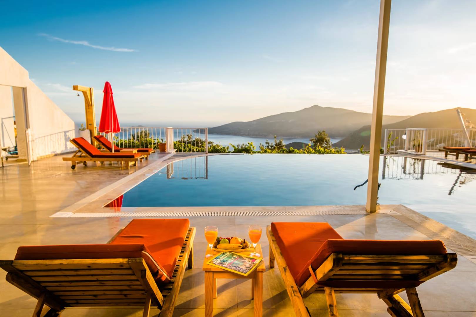 Kaş Kalkan'da Göz Alıcı Manzaralı, Özel Havuzlu, Geniş Villa