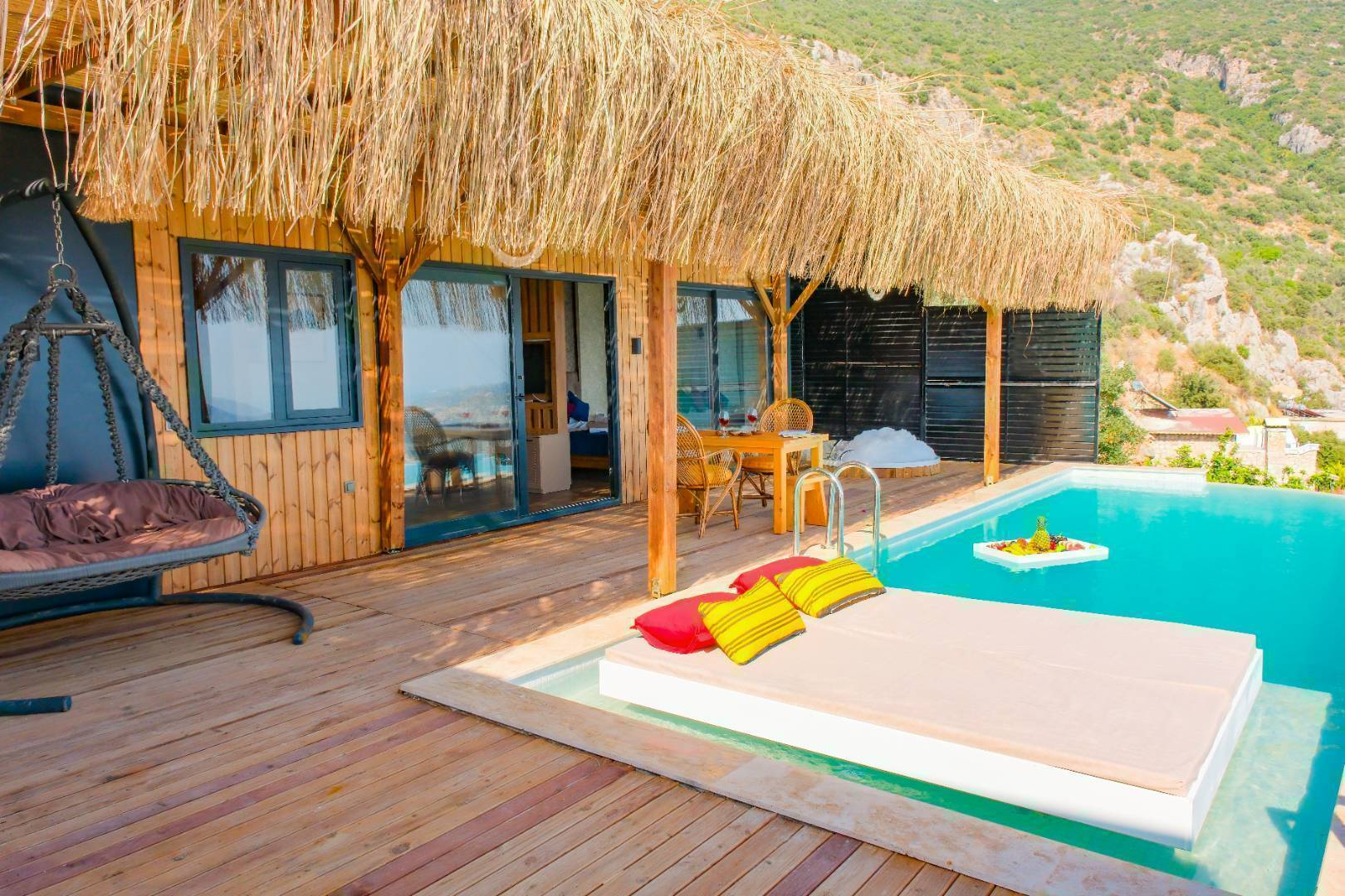 Kaş Kalkan'da Muhteşem Deniz Manzaralı, Özel Havuzlu ve Jakuzili, Tiny House
