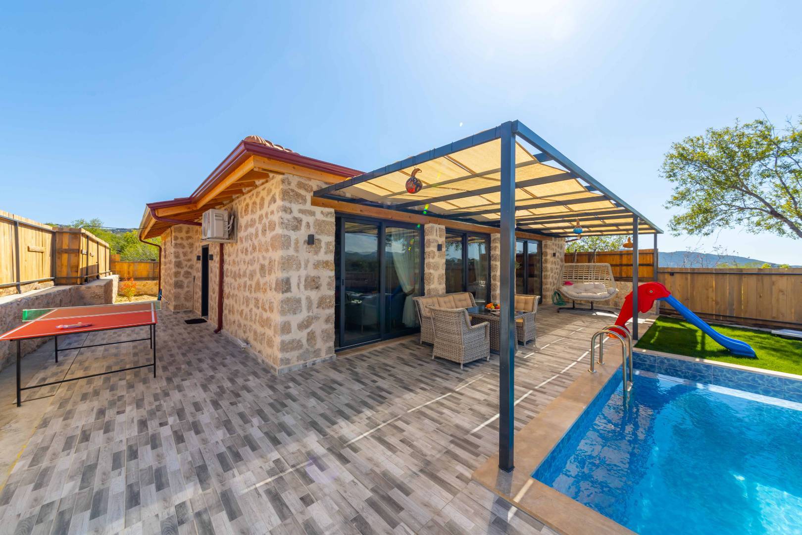 Kaş Kalkan'da Muhteşem Doğa İçerisinde, Özel Havuzlu, Modern Tasarımlı Villa