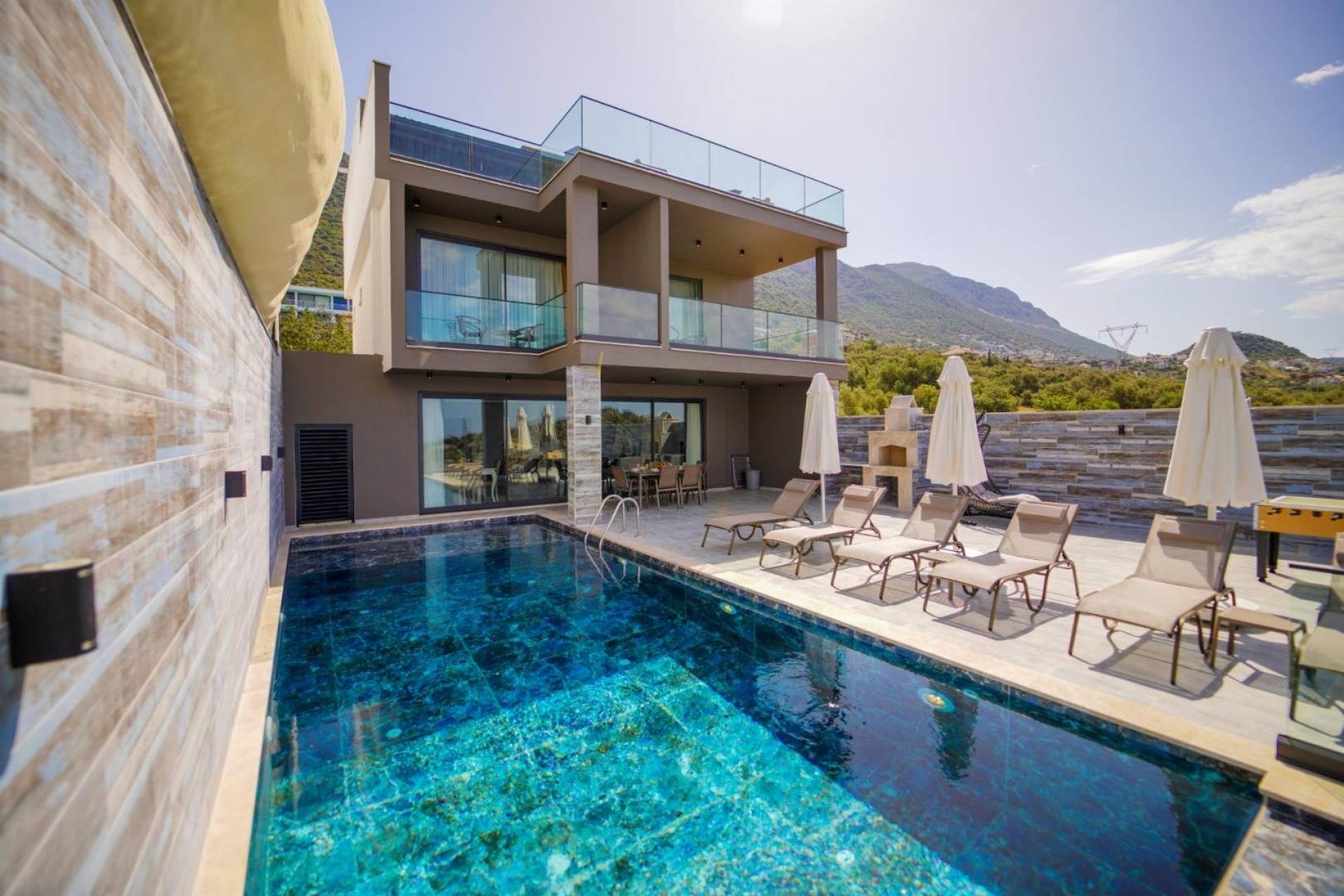 Kaş Kalkan'da Nefes Kesen Deniz Manzaralı, Özel Havuzlu, 3+1 Villa