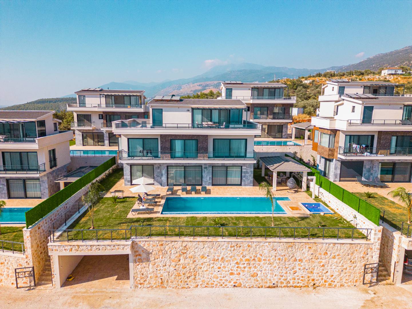 Kaş Kalkan'da Özel Havuzlu, Kalabalık Gruplar İçin Uygun, Modern Villa