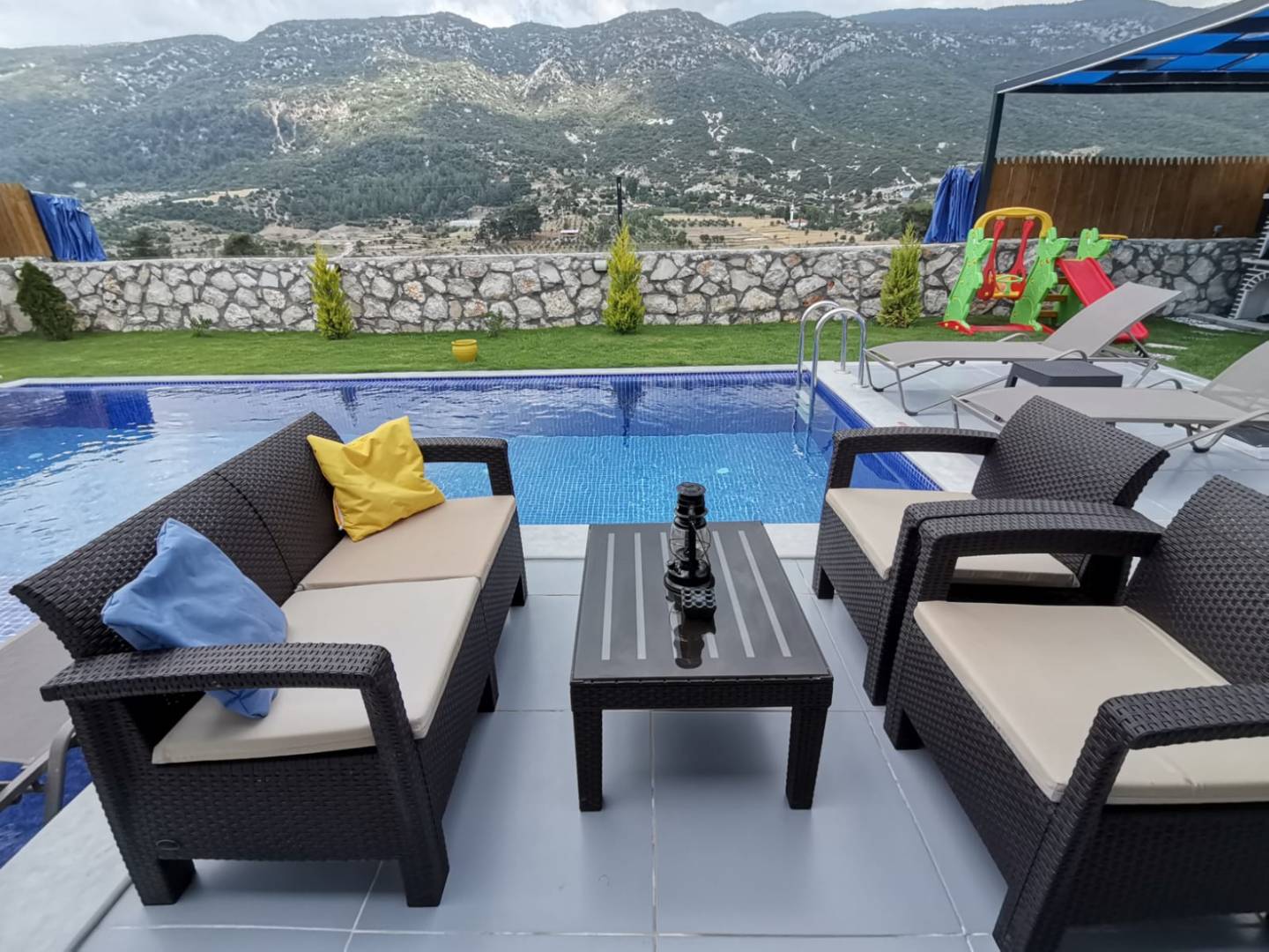 Kaş Sarıbelen'de Çocuk Oyun Alanlı, Özel Havuzlu, 5 Kişilik Villa