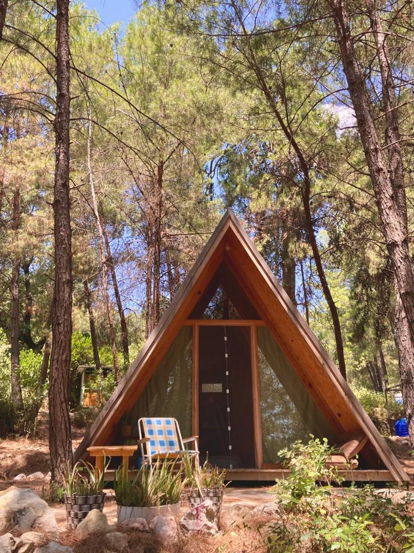 Kaş Kızılğaç'ta Yeşilliklerle Dolu Orman İçerisinde, Kahvaltı Dahil, Konforlu Bungalov