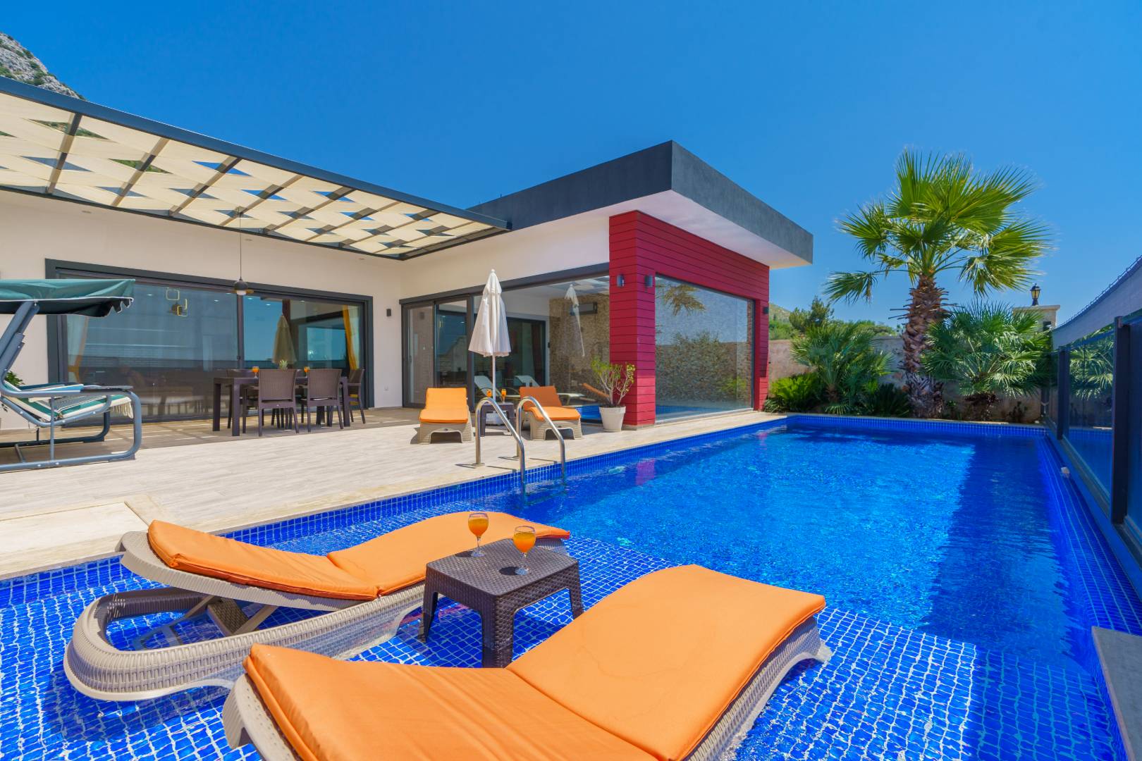 Kaş Üzümlü'de Çekirdek Ailelere Uygun, Özel Havuzlu, Eşsiz Villa