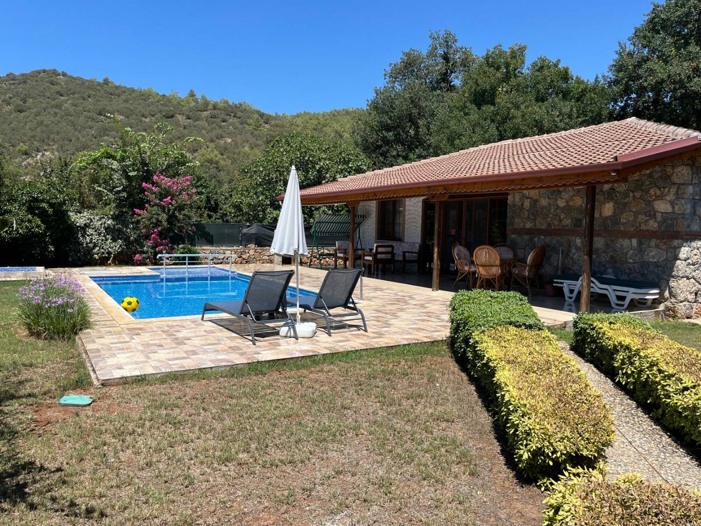 Fethiye Kayaköy'de Çekirdek Ailelere Uygun, Özel Havuzlu, Modern Tasarımlı Villa