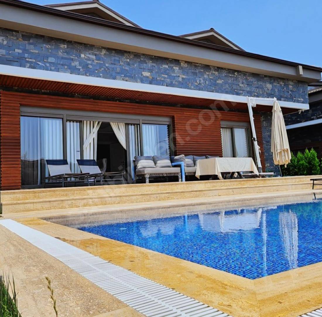 Kemer Arslanbucak'ta Merkezi Konumda, Özel Havuzlu, Yeni Modern Villa