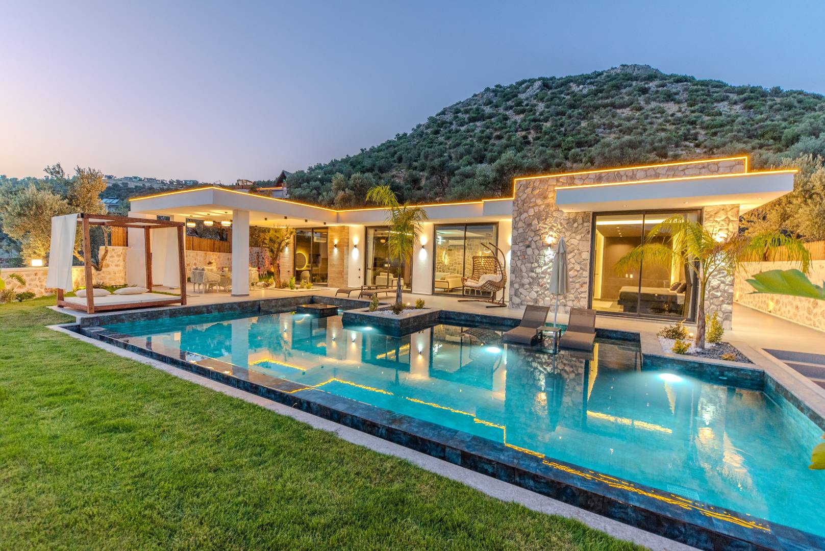 Kaş Çavdır'da, Çekirdek Ailelere Uygun, Özel Havuzlu, Modern Villa