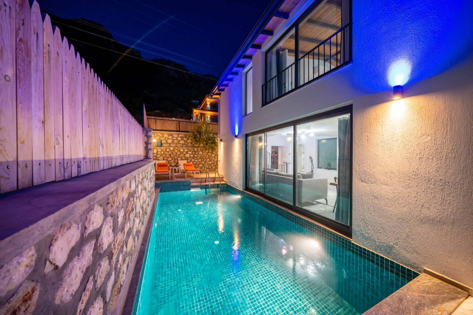 Kalkan Kördere'de Huzurlu Konumda, Özel Havuzlu, 4 Kişilik Villa