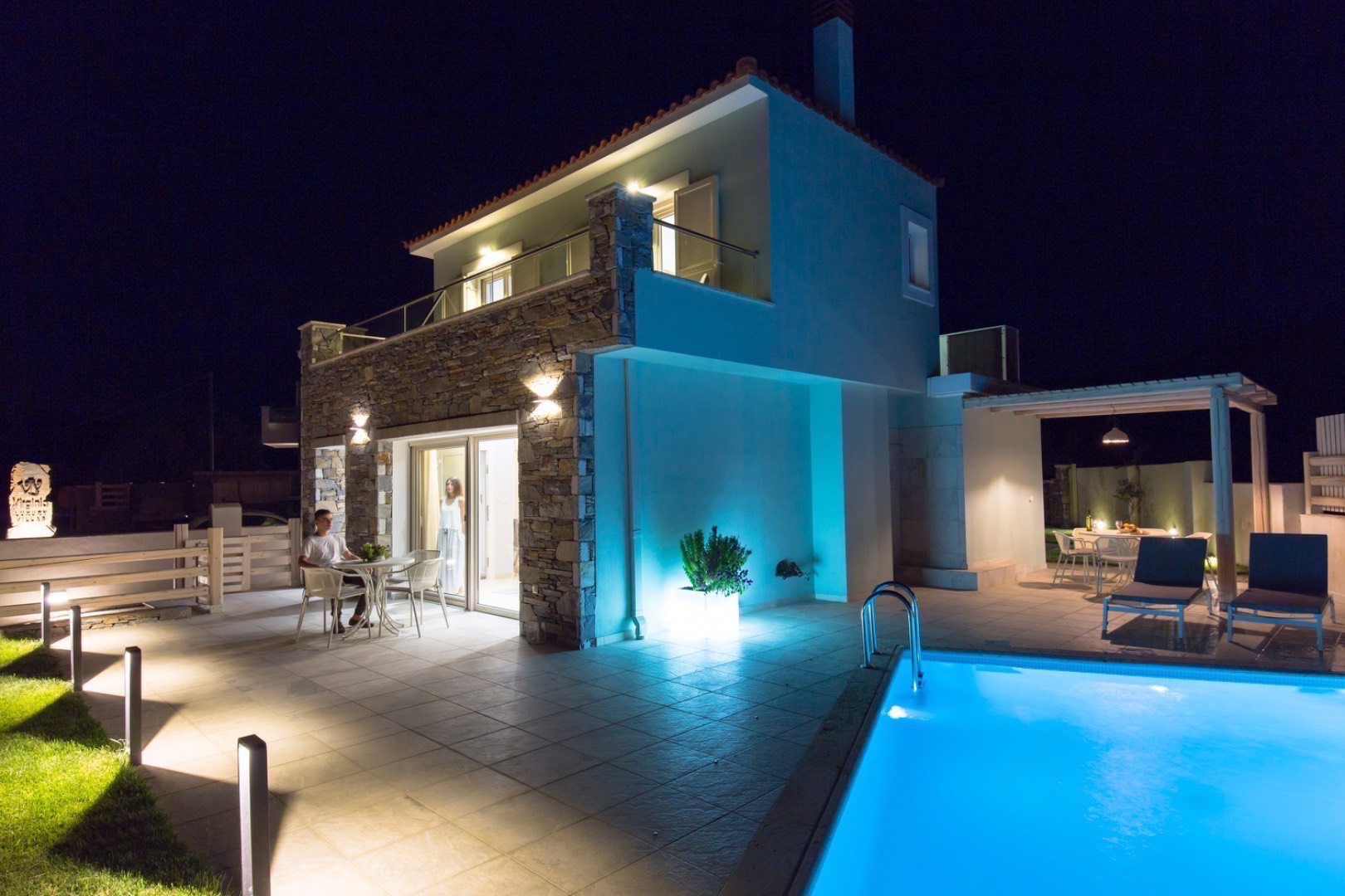 Samos Palaiokastro'da, Muhteşem Konumda, Modern Tasarımlı Lüks Villa