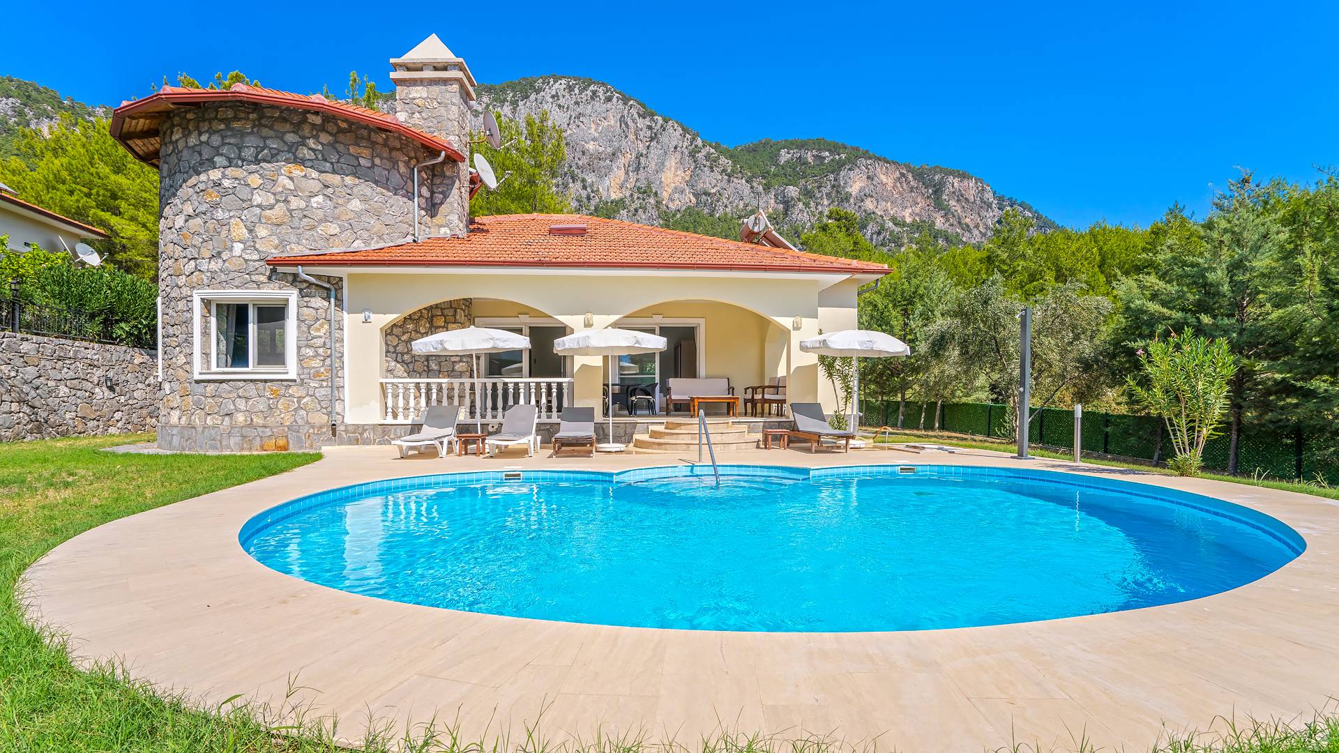 Muğla Dalaman'da Geniş Aileler İçin Uygun, Özel Havuzlu, Otantik Tasarımlı Villa