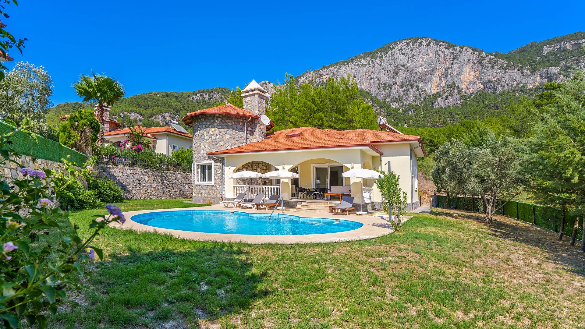 Muğla Dalaman'da Geniş Ailelere Uygun, Özel Havuzlu, Otantik Villa