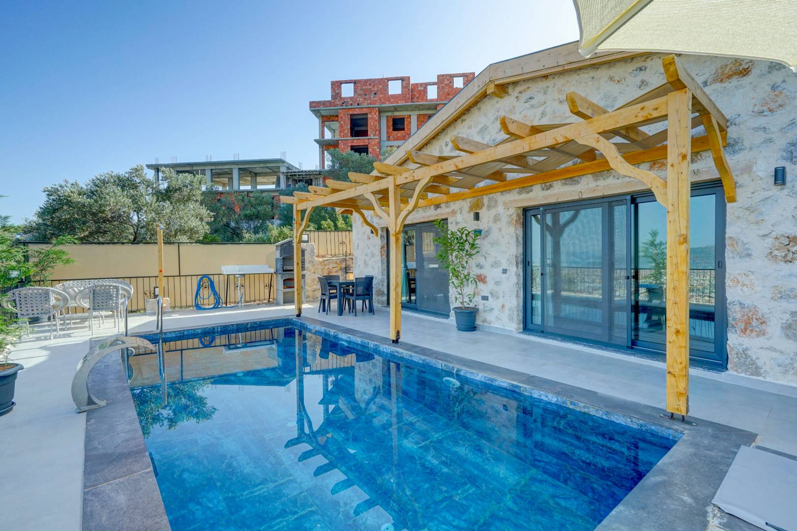 Fethiye'de Doğanın İçinde, Deniz Manzaralı, Özel Havuzlu, Modern Villa