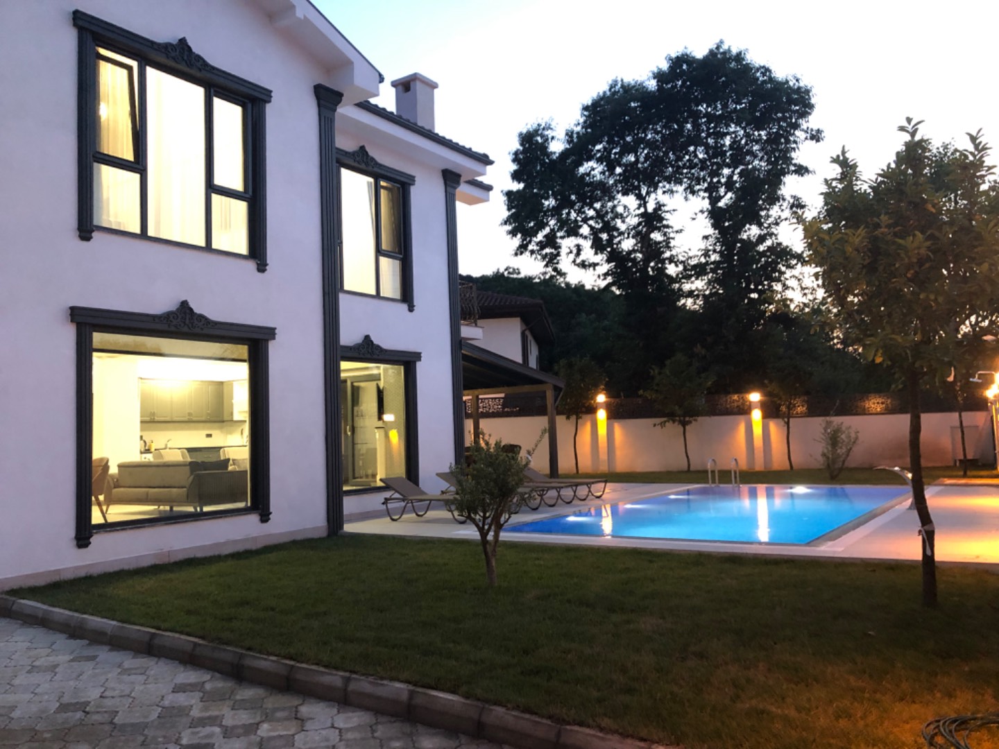 Sakarya Sapanca'da Geniş Bahçeli, Özel Havuzlu, Lüks Villa-34082