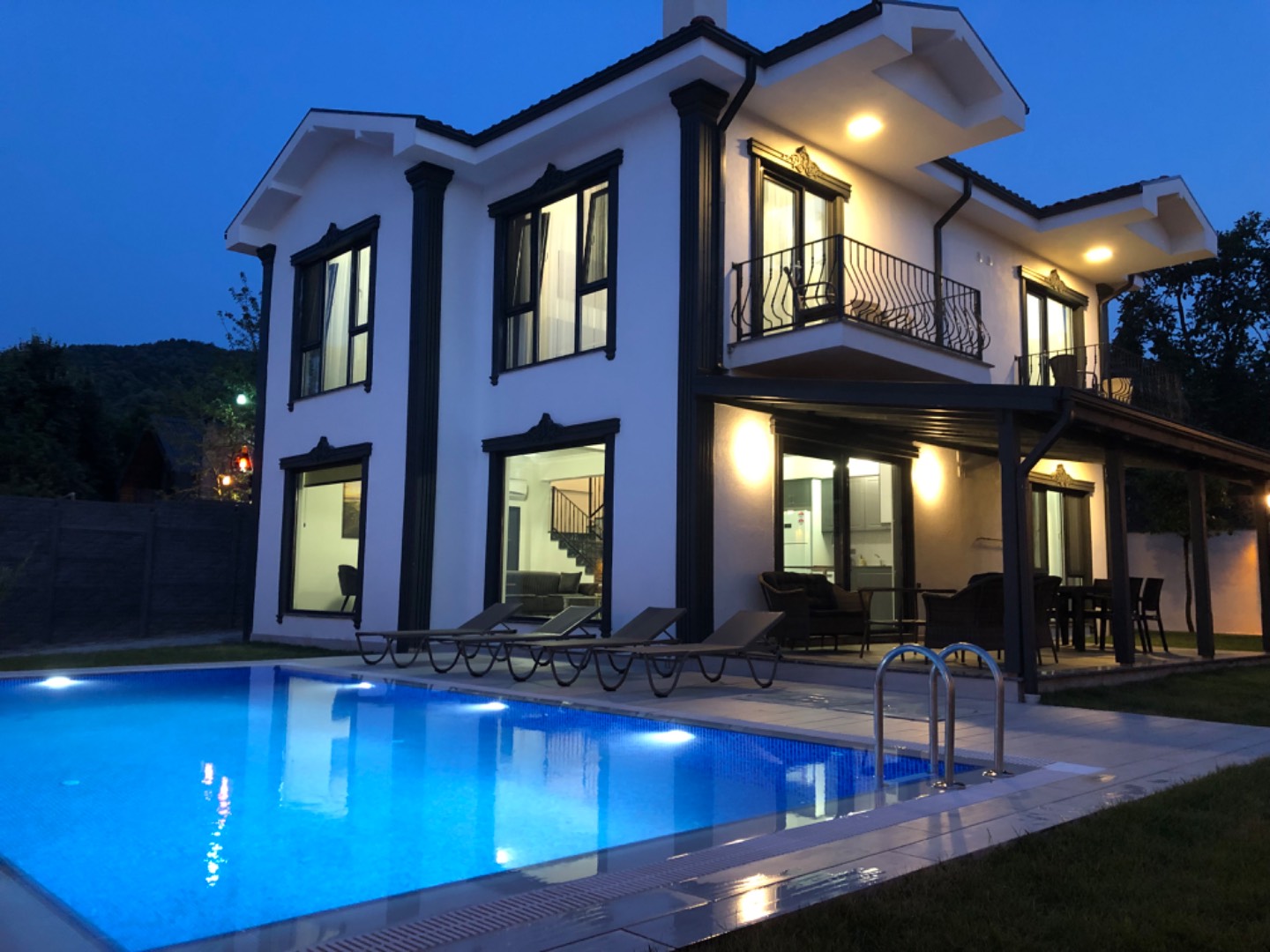 Sakarya Sapanca'da Geniş Bahçeli, Özel Havuzlu, Lüks Villa-34082