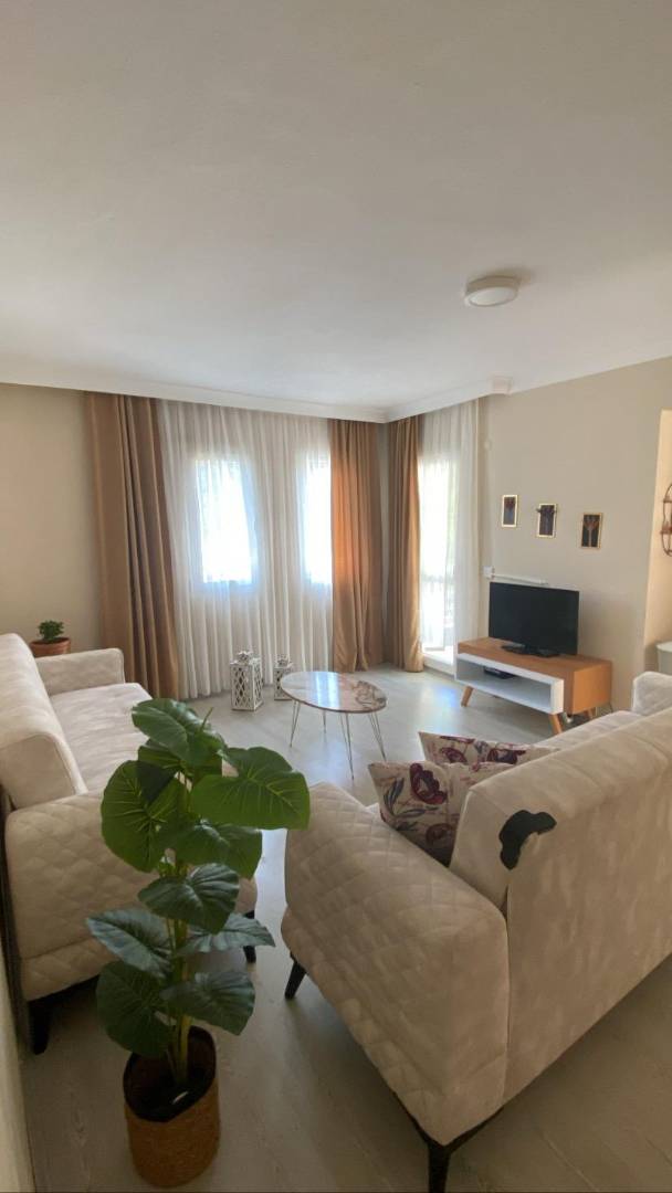 İzmir Foça'da Site İçerisinde, Denize Sıfır, Ortak Havuzlu, Kiralık Balayı Dairesi