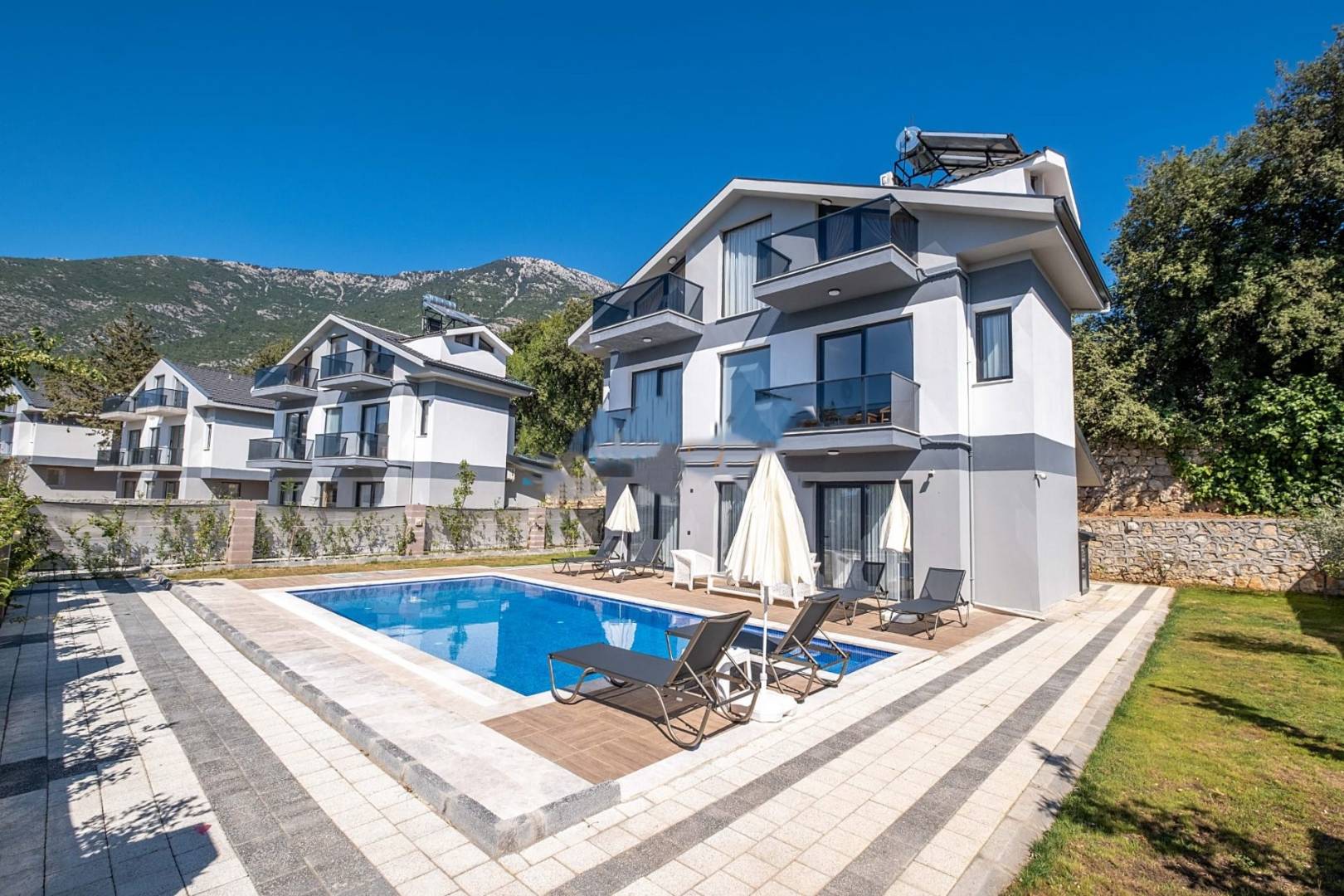 Fethiye Ölüdeniz'de Modern Tasarımlı, Özel Havuzlu, 8 Kişilik Villa