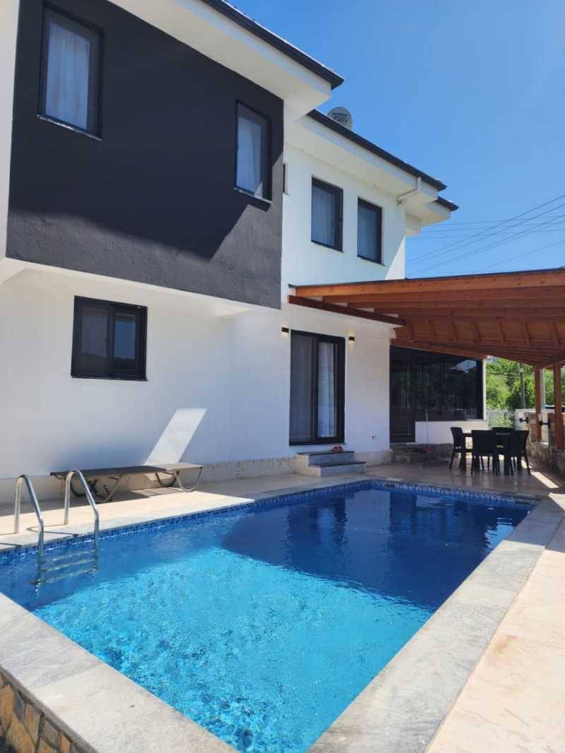 Ortaca Dalyan'da Elverişli Konumda, Özel Havuzlu, 3+1 Villa