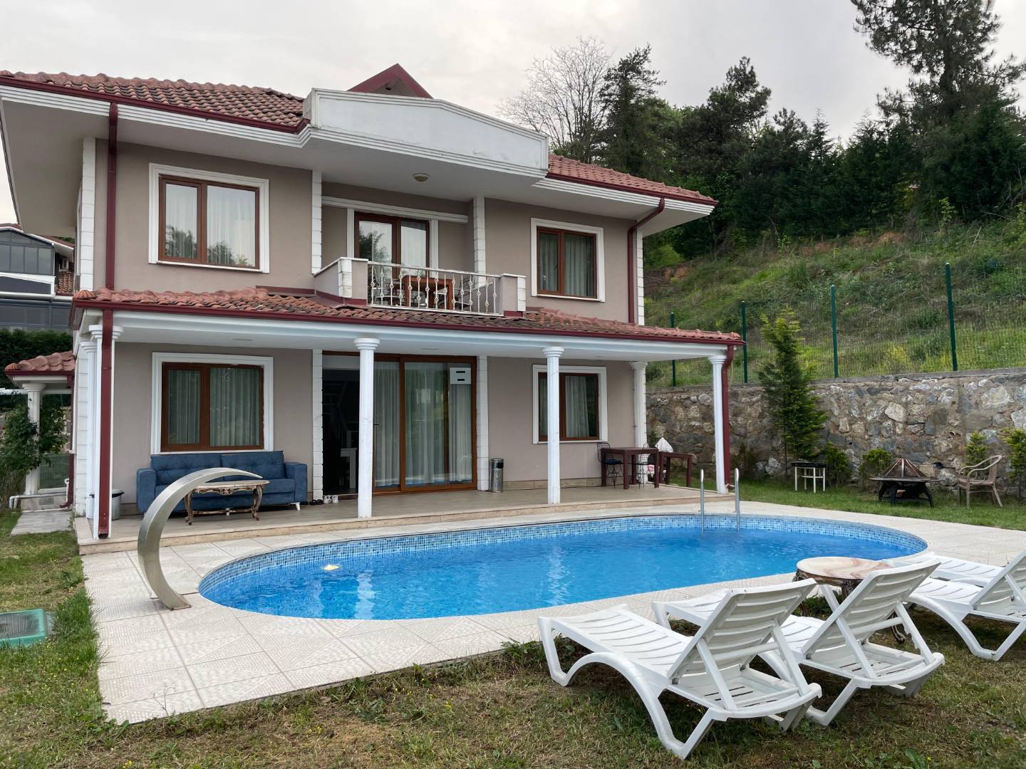 Sakarya Sapanca'da Geniş Aileler İçin Uygun, Özel Havuzlu, Modern Tasarımlı Villa