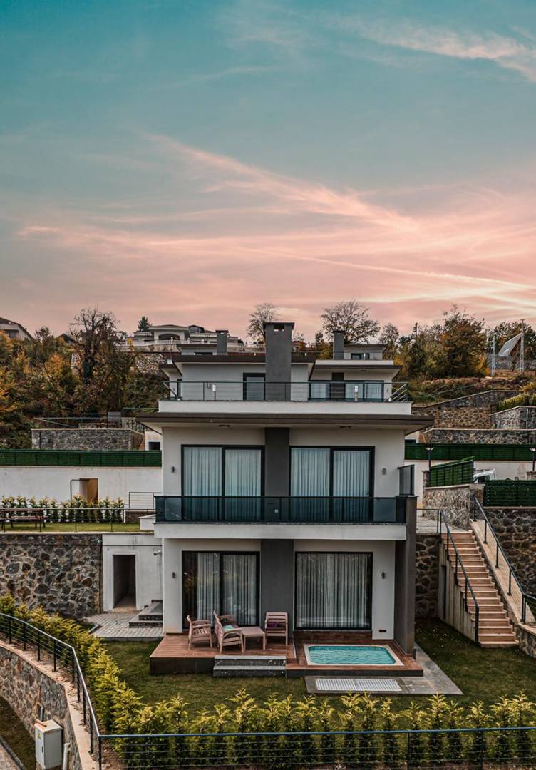 Sapanca Güldibi'nde Doğanın Kalbinde, Jakuzili, Kiralık Villa
