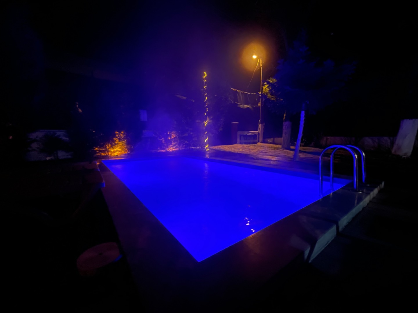 Sapanca Kırkpınar'da Merkeze Yakın Mesafede, Özel Havuzlu, 3+1 Kiralık Villa