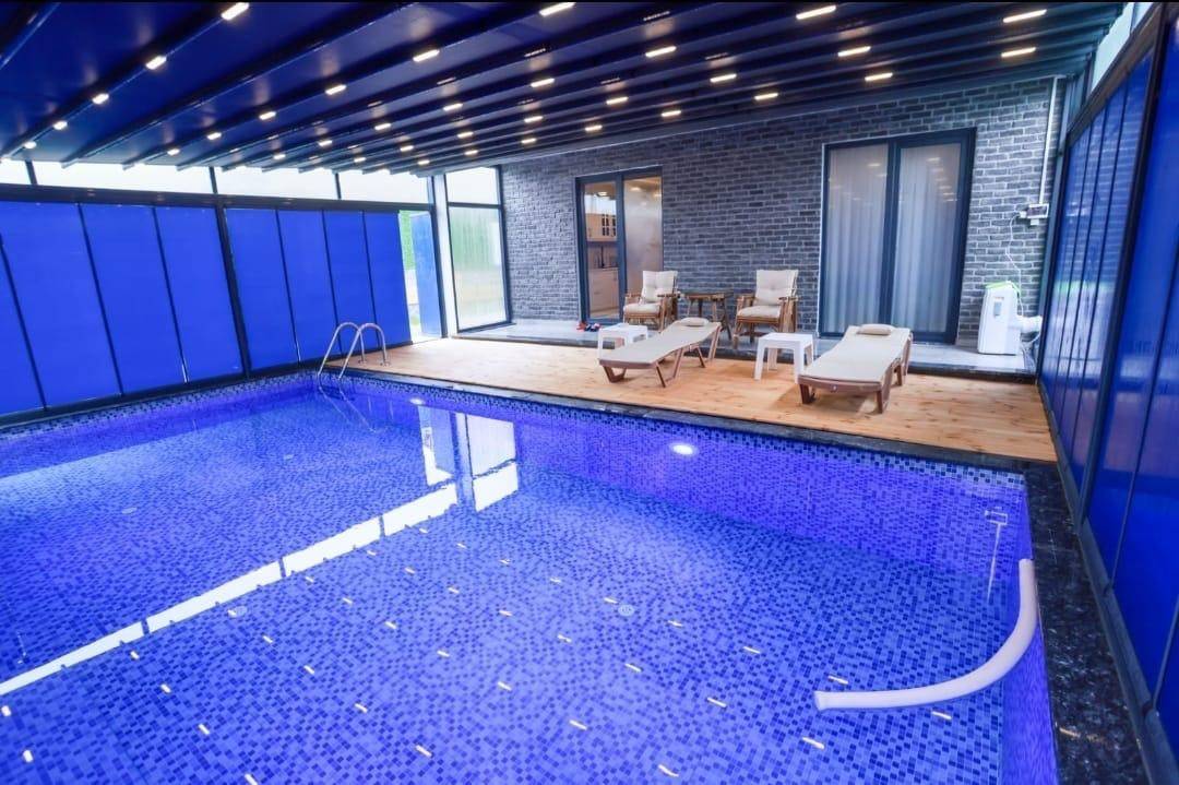 Sapanca Kırkpınar'da Sakin Konumda, Isıtmalı Özel Havuzlu, Modern Şık Villa