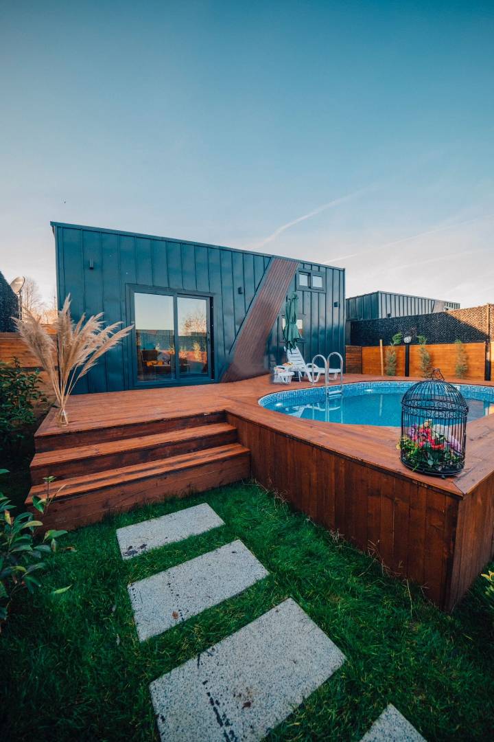 Sapanca Rüstempaşa'da Modern Tasarımlı, Isıtmalı Özel Havuzlu, Konforlu Tiny House