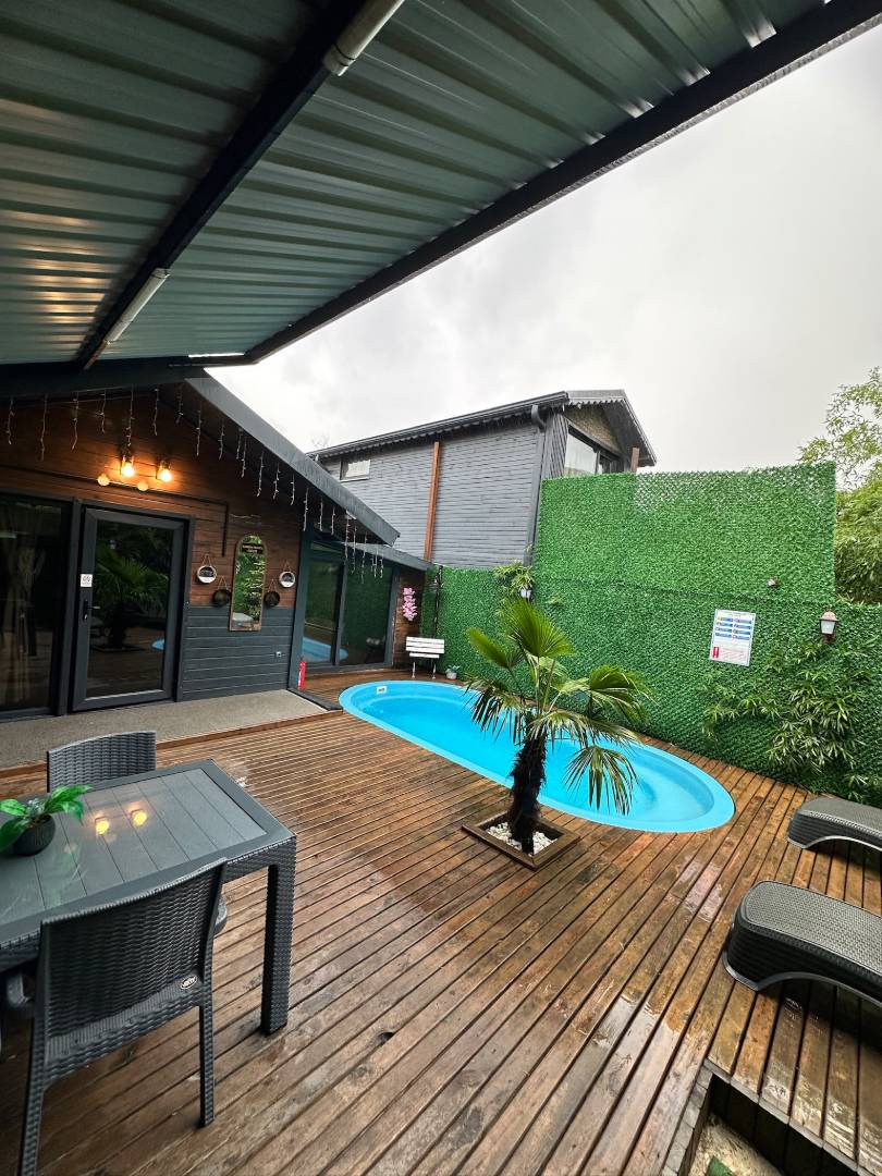 Sapanca Yanık'ta Doğanın İçerisinde, Özel Havuzlu, Minimalist Bungalov