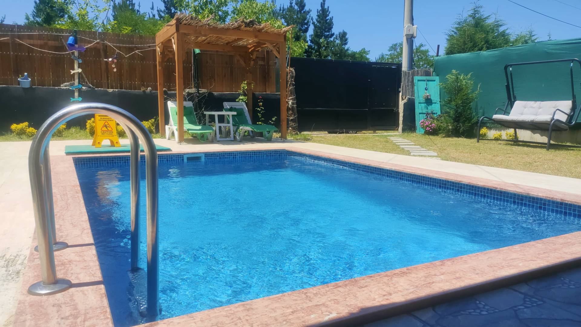 Sapanca'da Muhteşem Doğa İçerisinde, Özel Isıtmalı Havuzlu, Modern Villa