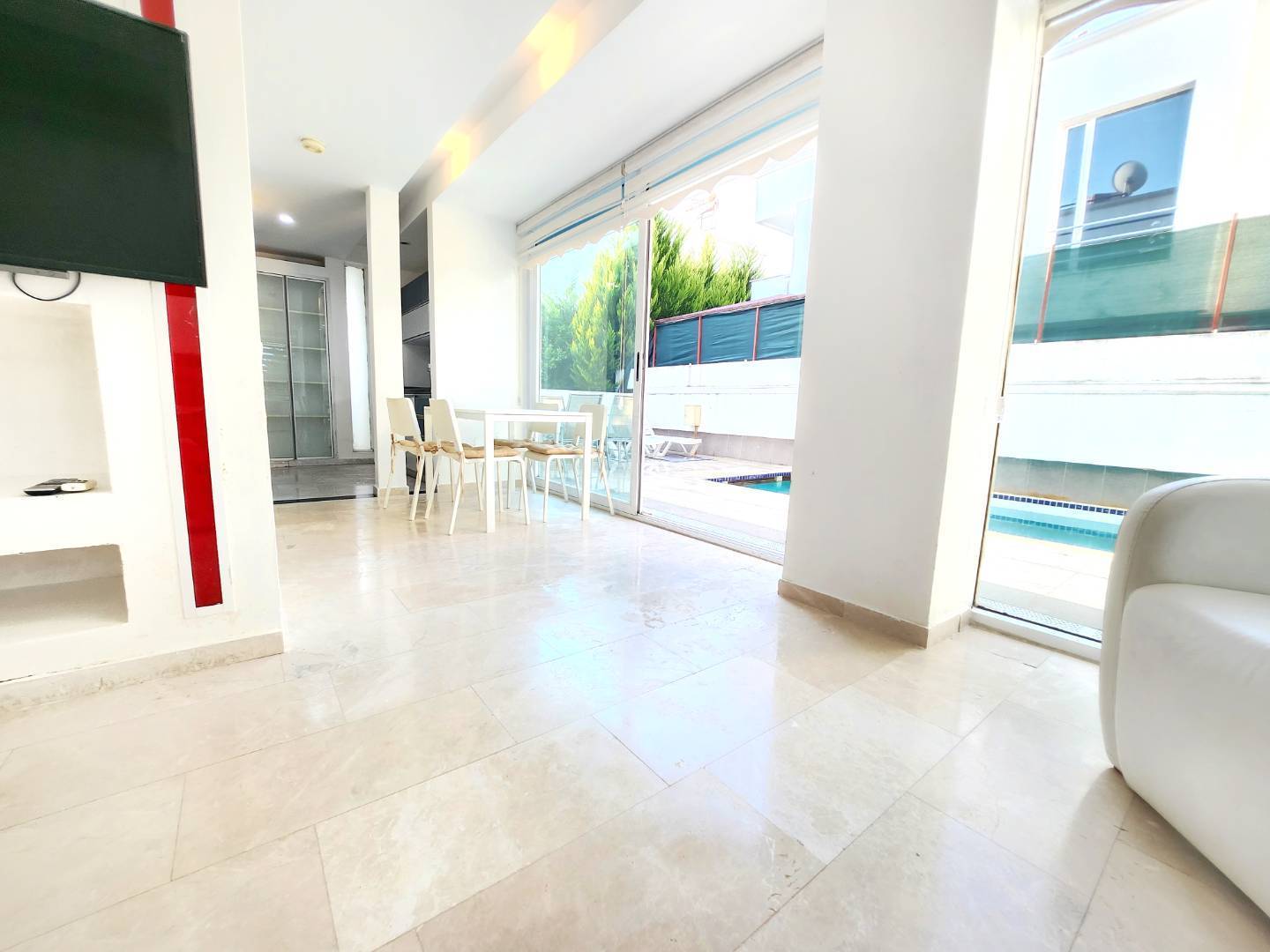 Serik Belek'te Muhteşem Konumda, Özel Havuzlu, 6 Kişilik, Şık Villa 